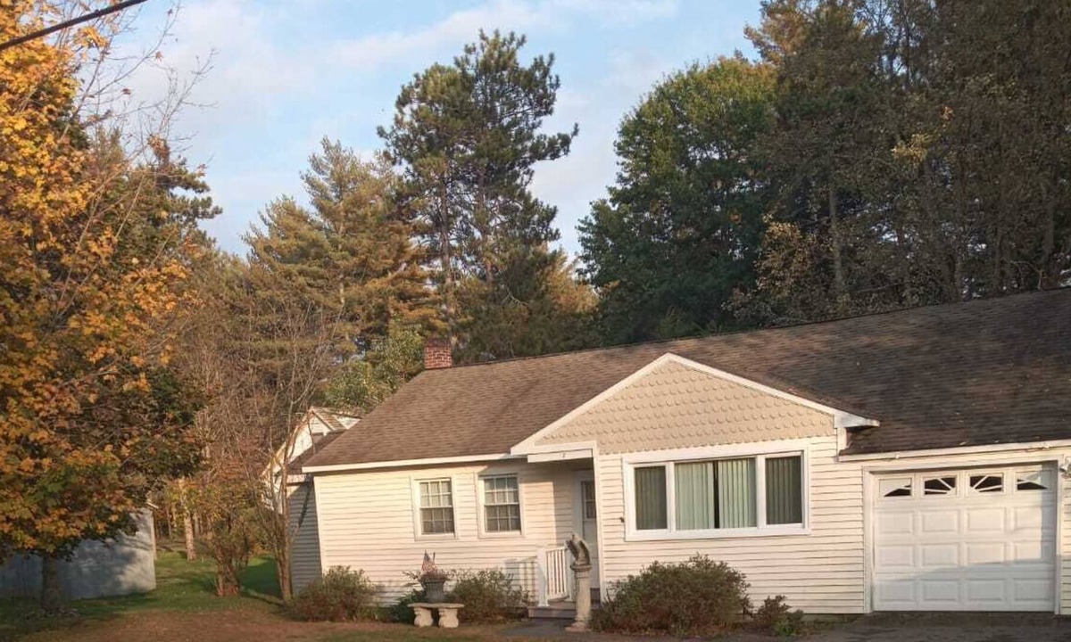 Town of White Creek House | Cozy Cottage Close to Town.