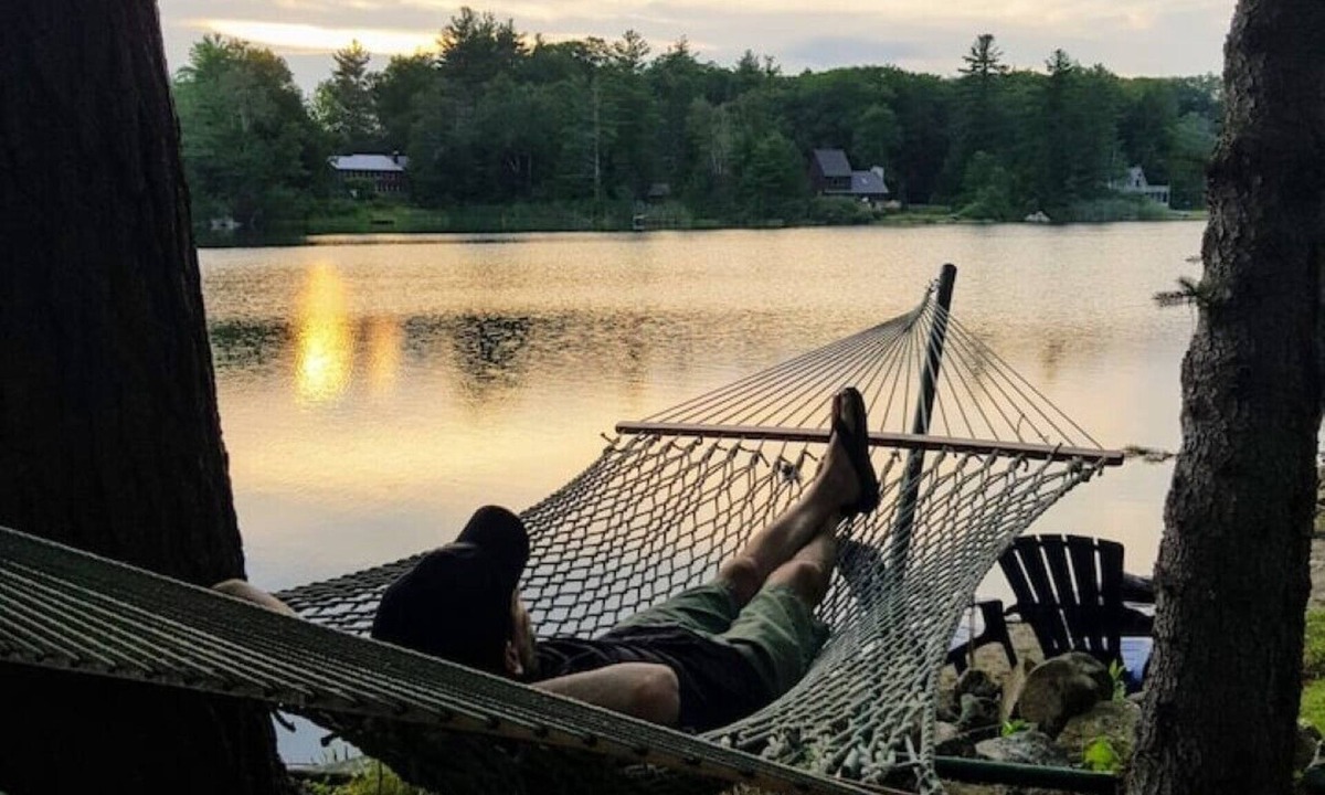 Otis Cottage | Cozy Cottage-Sunset On The Lake