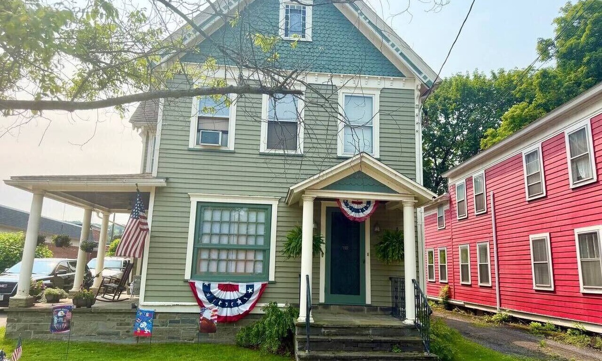 Owego Apartment | Cozy Downtown Retreat | Sleeps 4 | Walk to Shops