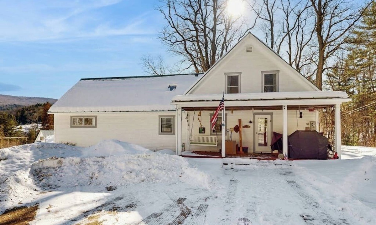 Cavendish House | Cozy farmhouse w/mountain views, woodstove, bbq, cable, close to Okemo, w/d
