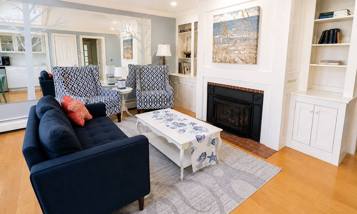 Freeport House | Cozy Guest Suite with Fireplace