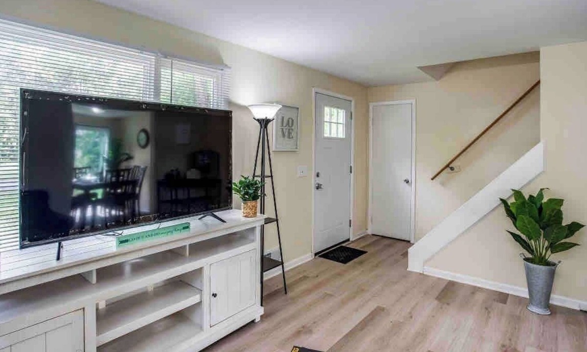 Rochester House | ~Cozy Home~ Steps to RIT by UofR/Airport/DWTN w/AC