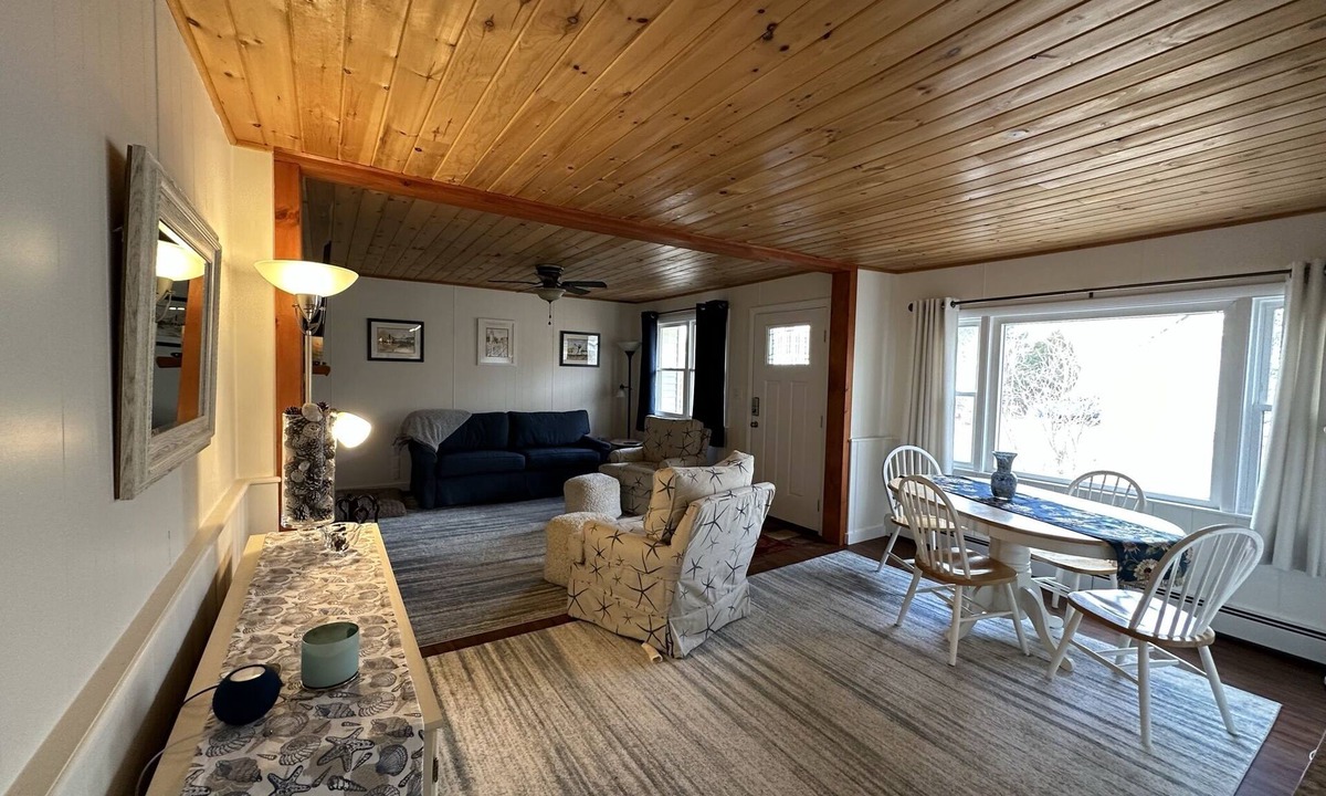 Tenants Harbor House | Cozy home with game room & walking distance to Clark Island Beach