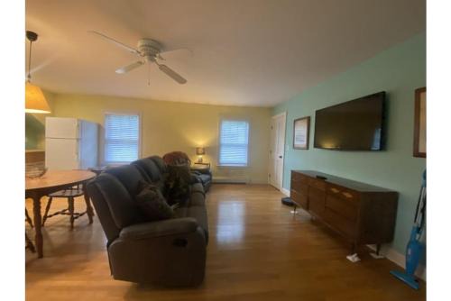 York Apartment | Cozy In-Law Suite Near York Beaches