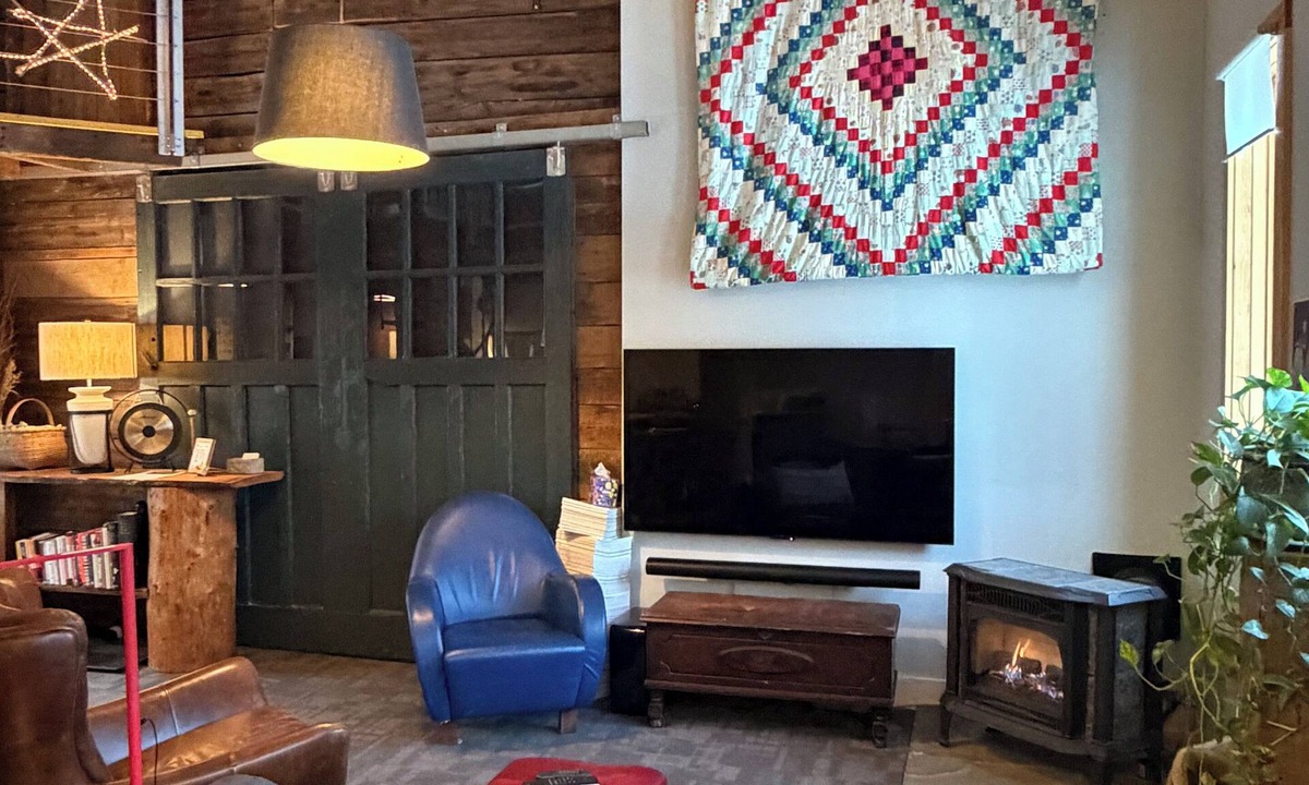 Manchester Center Apartment | Cozy In Town Manchester Studio w/Loft Bedroom.