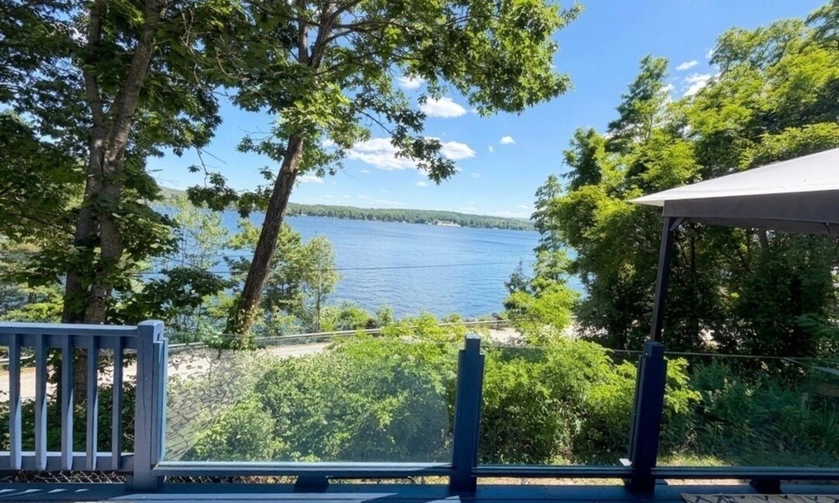 Winnisquam Condo | Cozy lake-view cottage on charming Lake Winnisquam