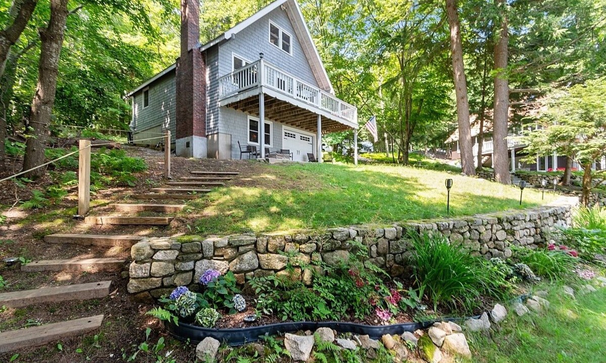 West Poland House | Cozy lakefront cottage with amazing views and private beach!