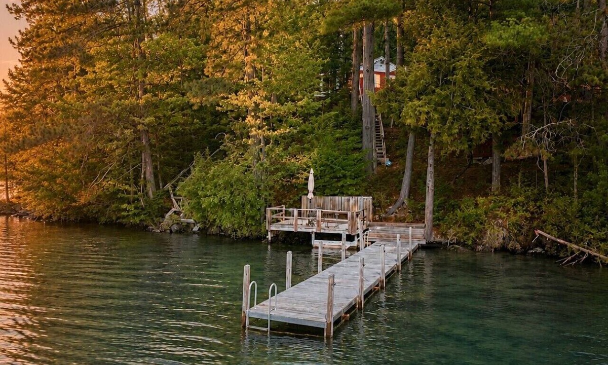 Alton Bay House | Cozy Lakefront Escape | Dock + Kayaks | Winni