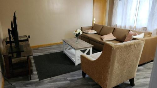 Rimmon Heights Apartment | Cozy Newly Furnished 2-Bedroom Home, Manchester