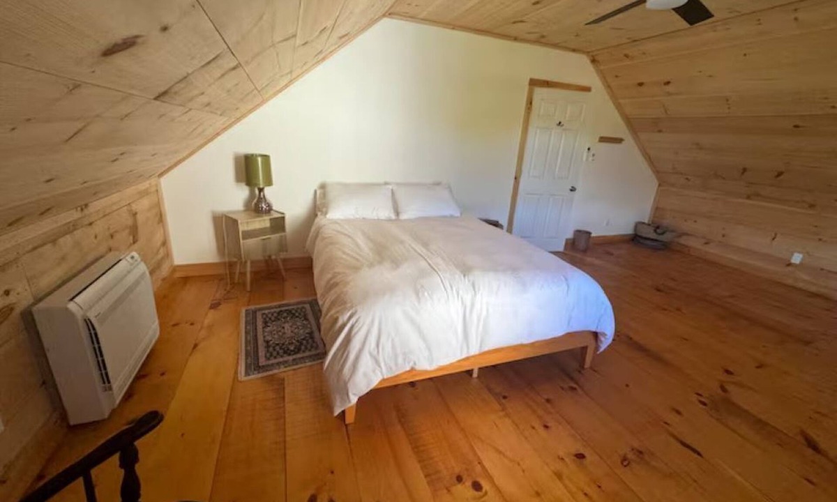 Union Apartment | Cozy newly renovated apartment in antique farmhouse