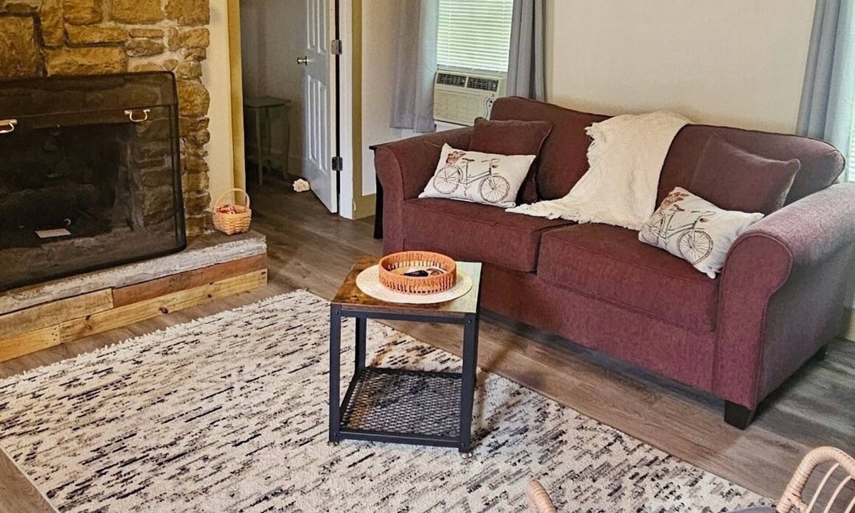 Verona Beach House | Cozy Oneida Lake Getaway: Steps to Sylvan Beach!