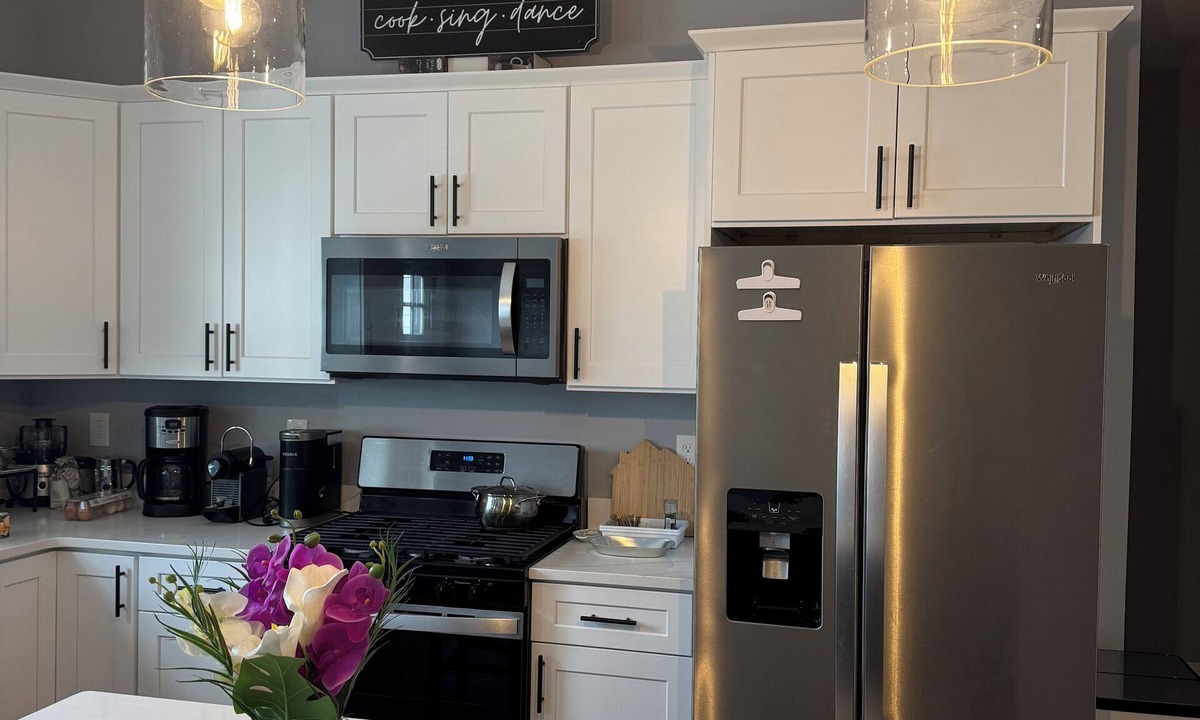 North Yarmouth House | Cozy Orchid townhome near coastal towns of Yarmouth, Falmouth, Freeport, Maine