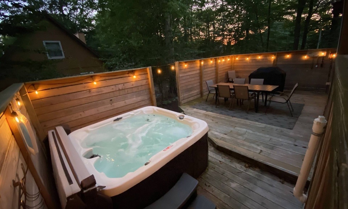 Tobyhanna House | Cozy Pocono Escape | Hot Tub | Outdoor Haven