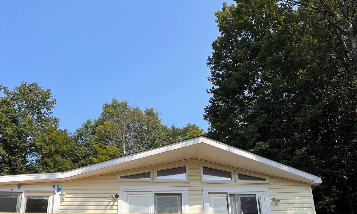 Aldenville House | Cozy, relaxing, 3-bedroom home on lake Ponderosa with AC in serene Honesdale