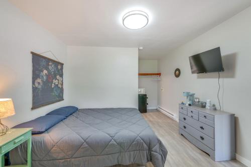 Schroon Lake Apartment | Cozy Room Near Schroon Lake Marina, Town & Beach!