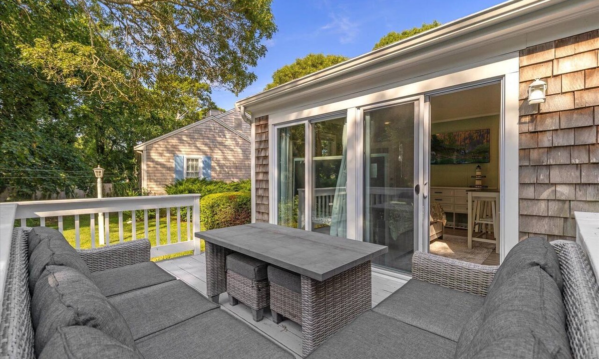 Hyannis Apartment | Cozy Studio near the Beach and Main Street - Captain Gosnold - 18C