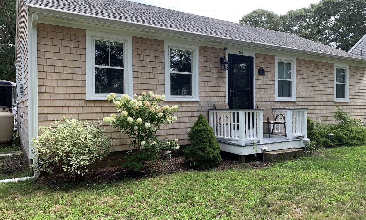Tisbury House | 🚲 Cozy Vineyard Haven Home🌼