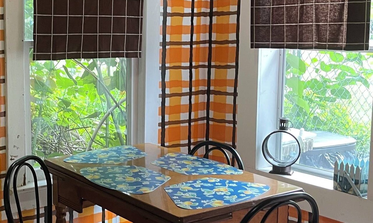White Lake Cabin | Cozy Yellow Cabin with Fire Pit.
