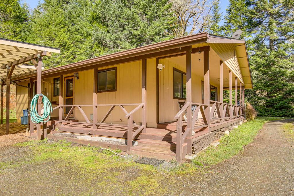 Cottage Grove House | Creative Escape! Eagle's Nest Hideaway