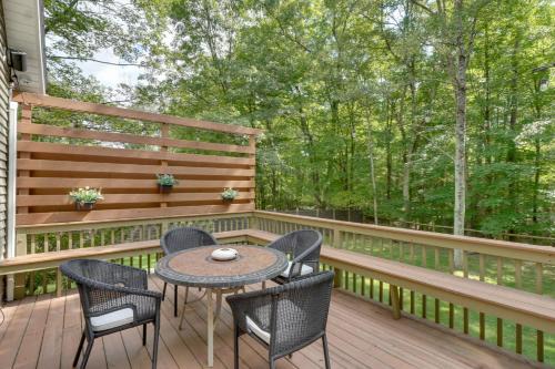 Phillipsport House | Creek Dips & S’mores: Catskills Gem