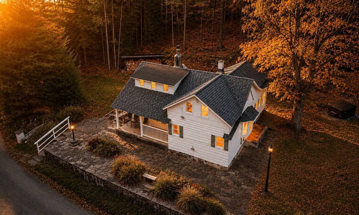 Cuddebackville Cabin | Creekfront Cabin Sauna & Hot Tub Hikers Hollow