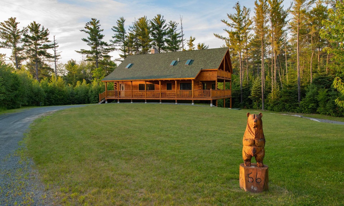 Twin Mountain Cabin | Custom Built Log Cabin Twin Mountain Bretton Woods Cannon Franconia 3 King beds