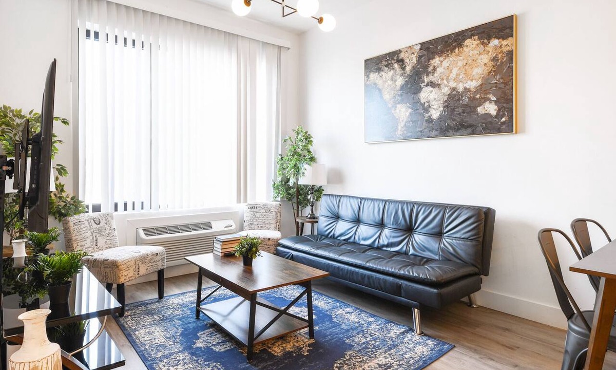 Elizabeth Apartment | Cute 1BR Next to EWR l1r7