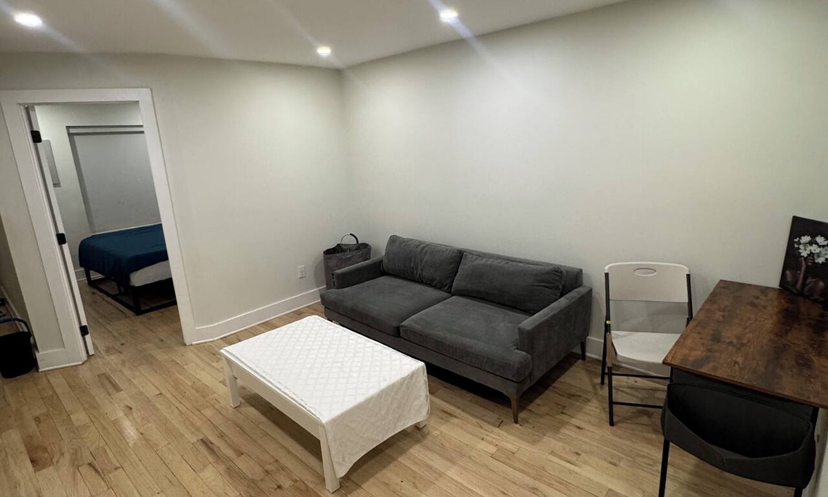 Crown Heights House | Cuzzy Garden Room! 7m to subway, 20m to Manhattan