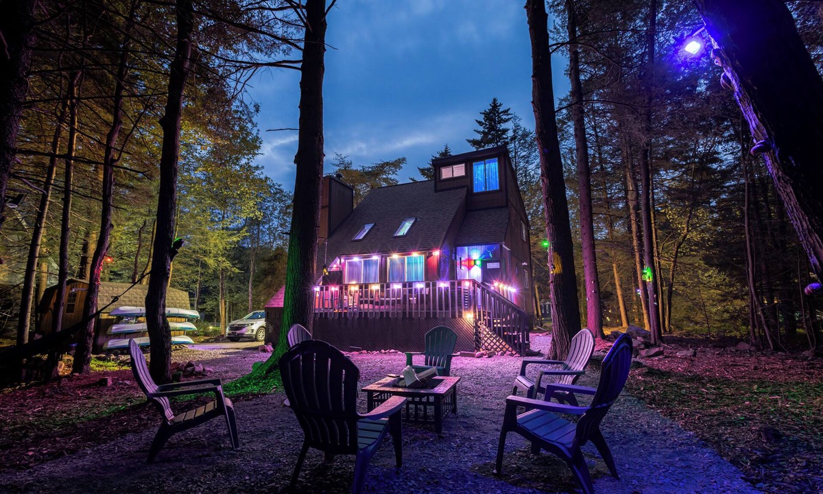 Pocono Summit House | Deer Trails Retreat Games Fire Pit Near Kalahari Pocono Camelback