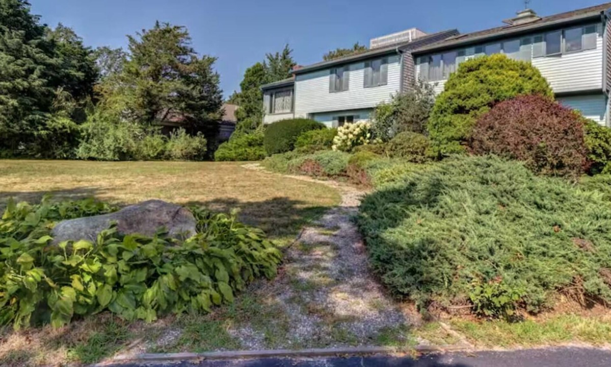Falmouth House | Delightful 4-bedroom house with AC in charming Falmouth