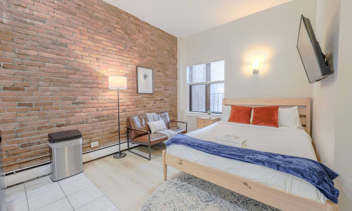 Prudential - St. Botolph Apartment | Delightful South End Studio