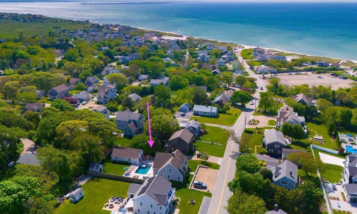 Dennis House | Dennis Dreams: 037-D Heated Pool, Walk to Mayflower Beach, Sleeps 10 w/Guest House in Dennis