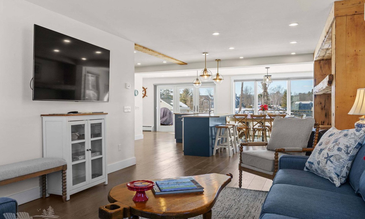 Boothbay Harbor House | Discover SS Boothbay: a spacious 4-bedroom house in picturesque Boothbay Harbor, ME.