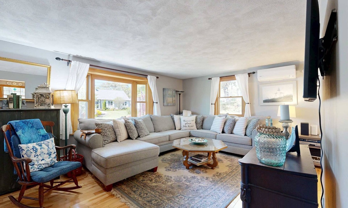 East Falmouth House | Dog-friendly Bournes Pond home minutes to downtown Falmouth with grill