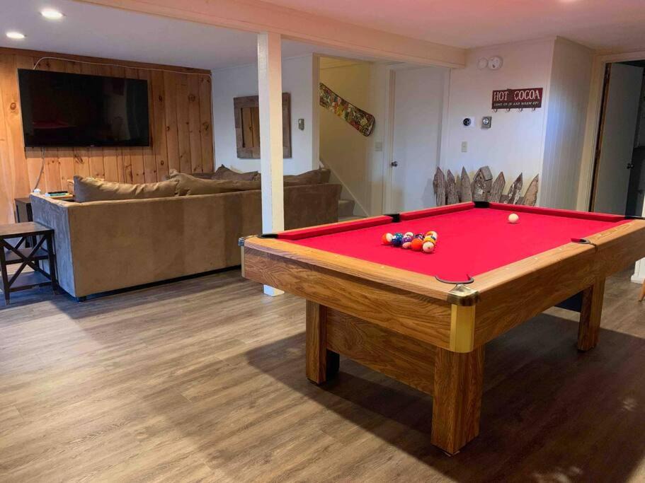 Wilmington Ski Chalet | Dog friendly Chalet in the Woods w/Pool-Mt. Snow