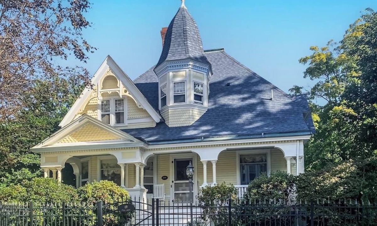 Rockland House | Dog-friendly historical home with recent updates, porch & prime in-town location