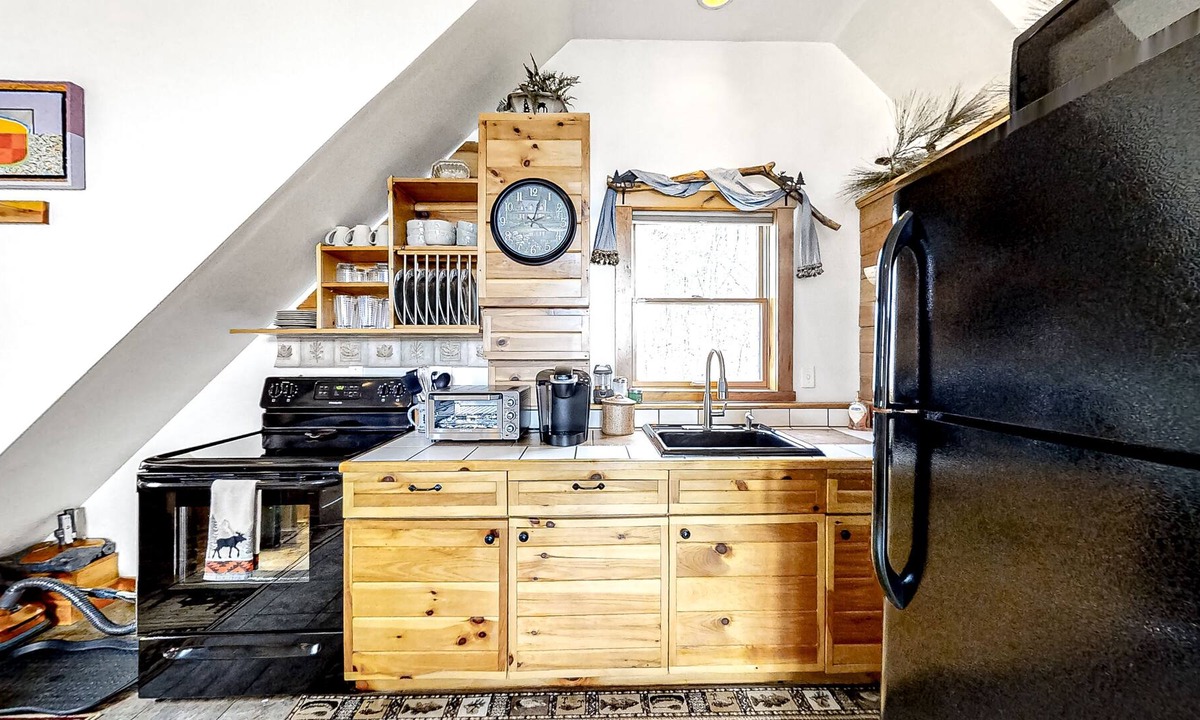 Sunday River Area Apartment | Dog-Friendly Studio w/ Mountain Views, Wood Stove, Fast WiFi, PetSafe Dog Fence