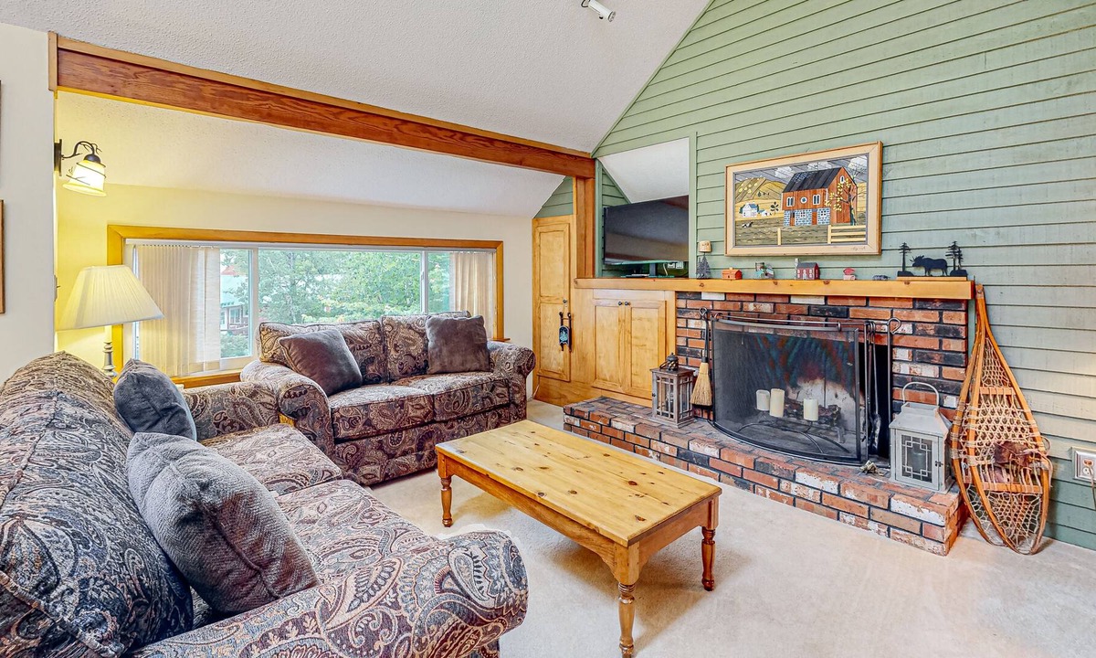 Waterville Valley House | Dog-friendly home with mountain views - walk to trolley & Town Square