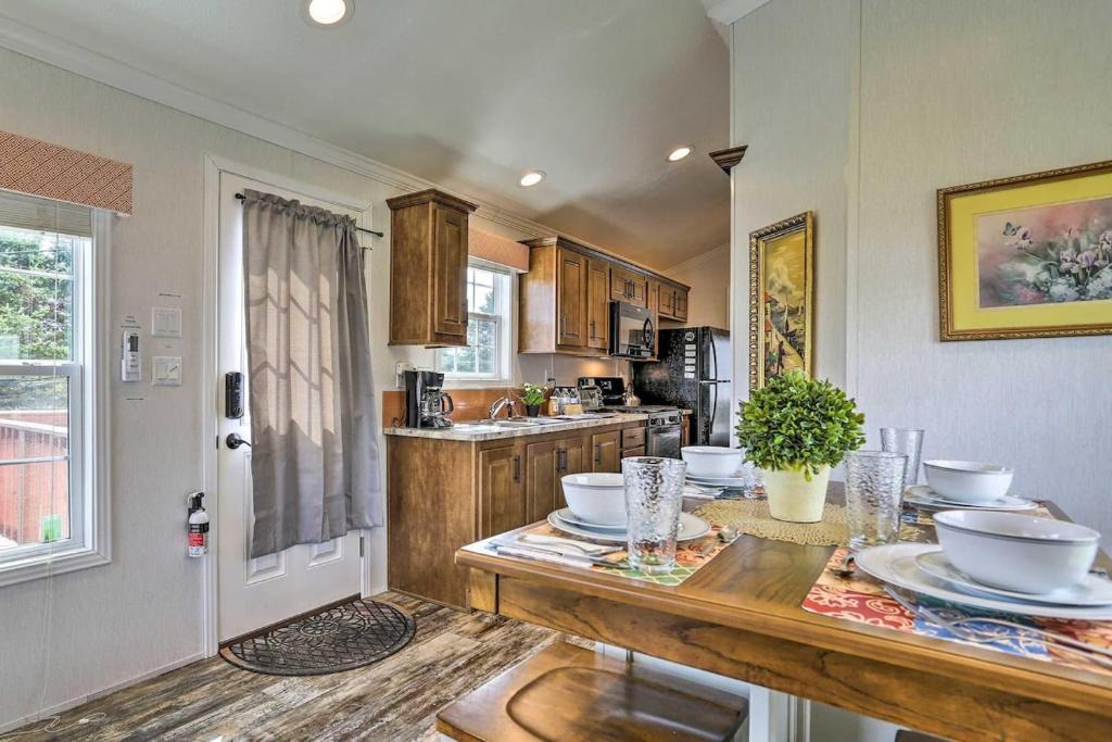 Pleasant Mount House | Dosanko Cottage And Suites At Equestrian House