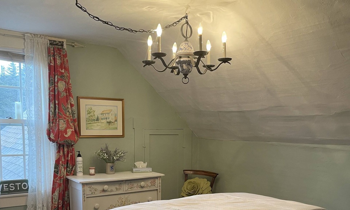 Weston Other | Downtown historic farmhouse in the quaint Village of Weston near ski resorts.