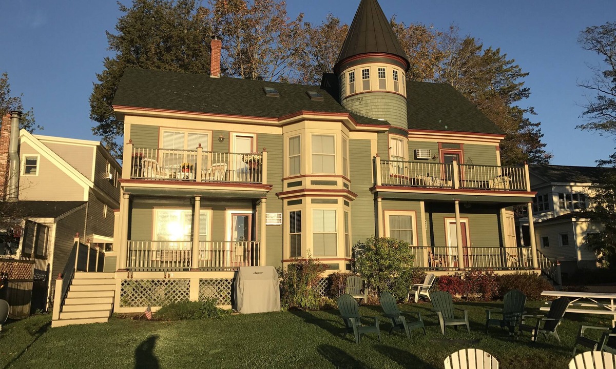 Wolfeboro Condo | Downtown Wolfeboro condo, right on Wolfeboro Bay/Winnipesaukee w/dock available