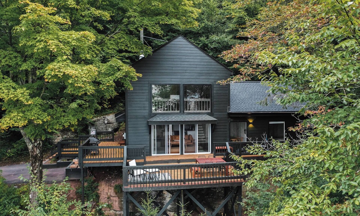 Parksville House | Dreamy Catskills mountain getaway w/yoga studio