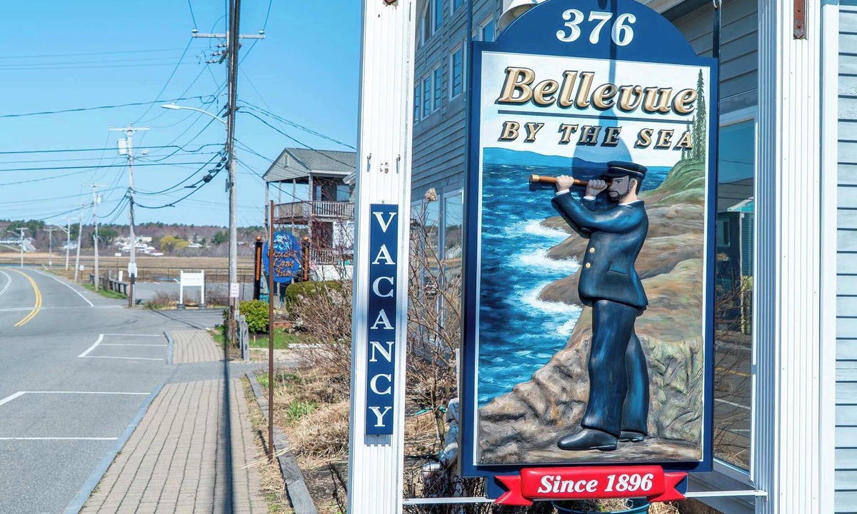 Wells Beach Condo | Driftwood Den