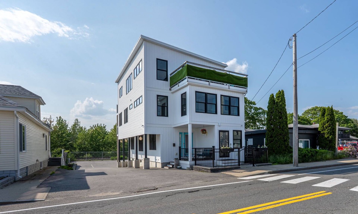 Old Orchard Beach House | Easy Beach Access, Sleeps 12