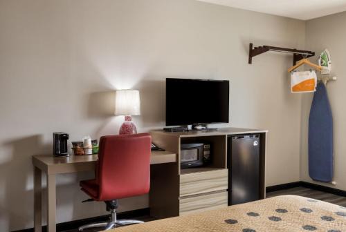 Canandaigua Hotel | Econo Lodge Inn & Suites Canandaigua - Finger Lakes Area