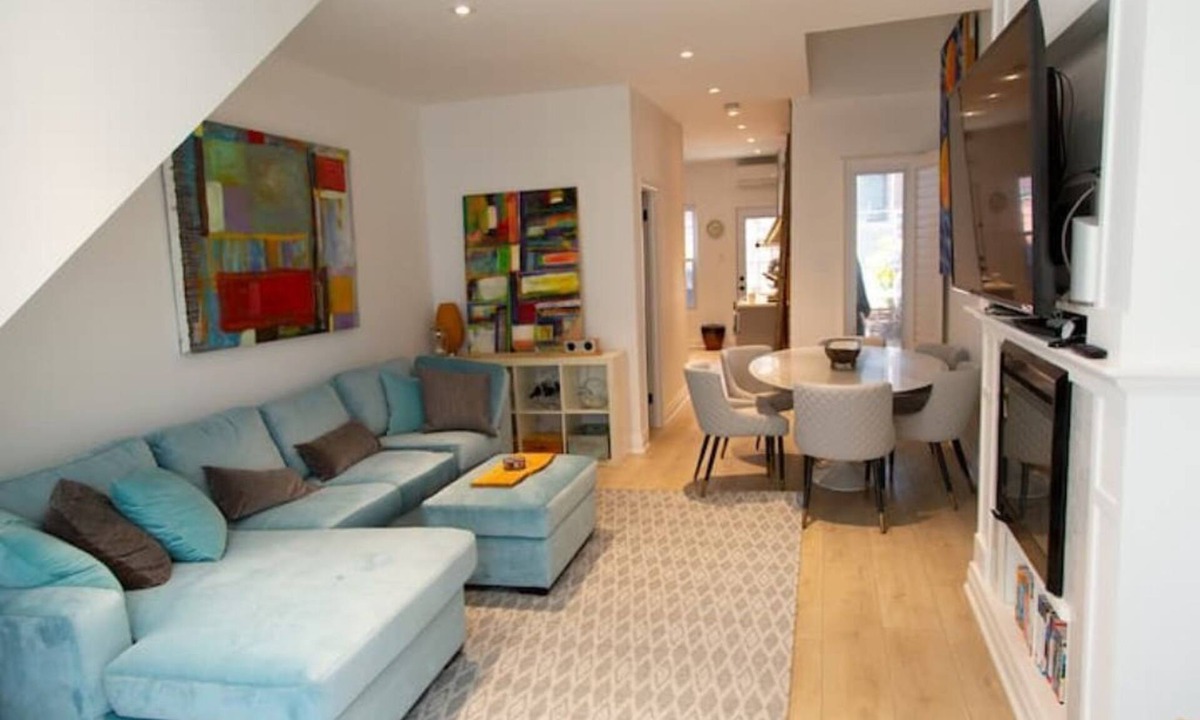 Leslieville House | Elegant 3-bed, 3 bath private Leslieville home
