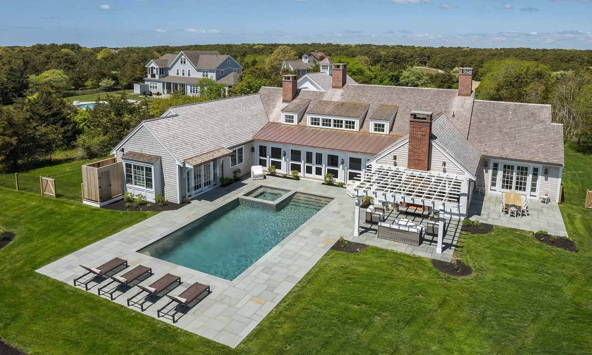 Katama House | Elegant Country Estate With Pool In Katama