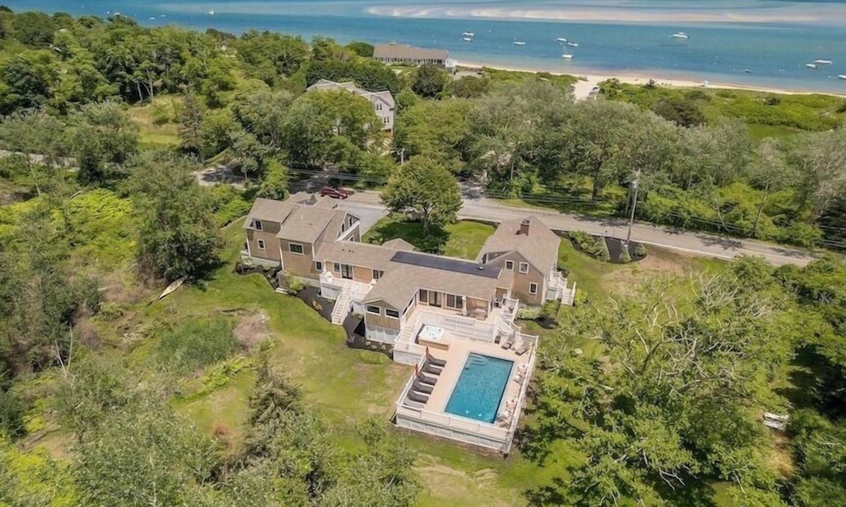 North Chatham House | Elevate Your Cape Stay: Chatham Luxury with Pool & Beach RPAM026