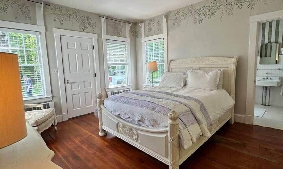 Mount Vernon House | Elizabeth Cottage