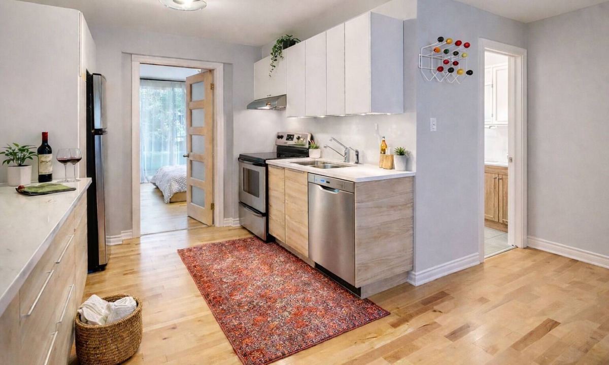 Gay Village Apartment | Enchanting 2-bedroom apartment with AC in vibrant Montréal